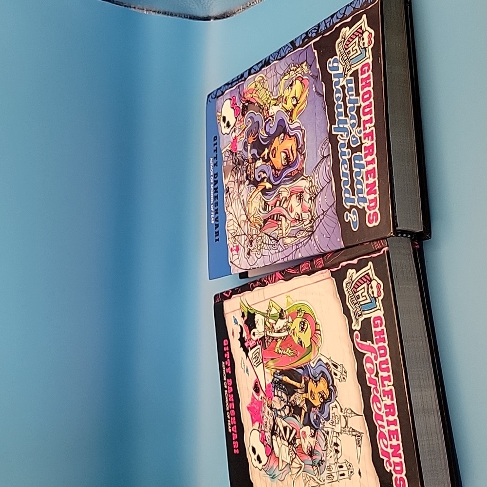 2 Monster High Hardcover Books - Like New - Picture 8 of 15